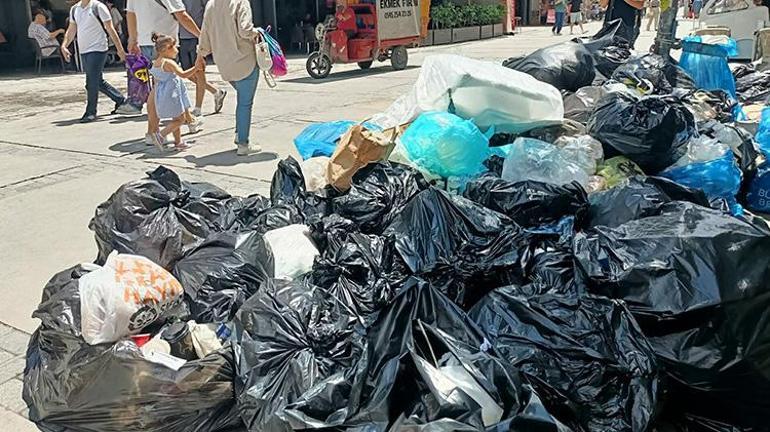 İzmirde grev 4üncü gününde Şehir çöp yığınlarıyla doldu