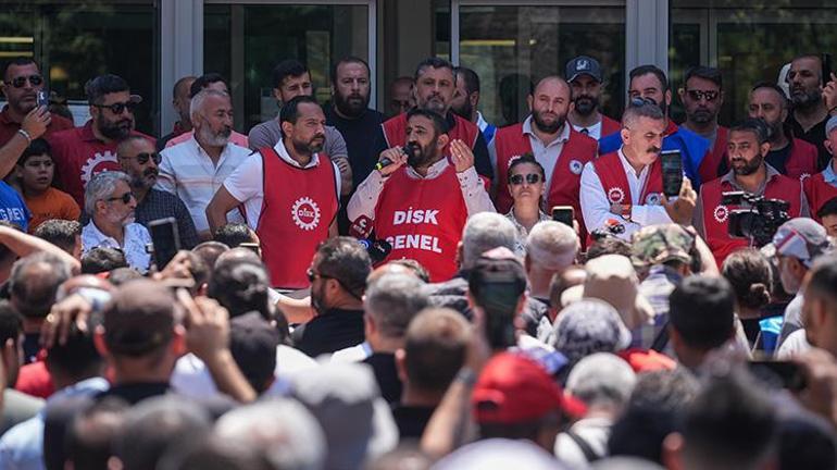 İzmirde grev 4üncü gününde Şehir çöp yığınlarıyla doldu