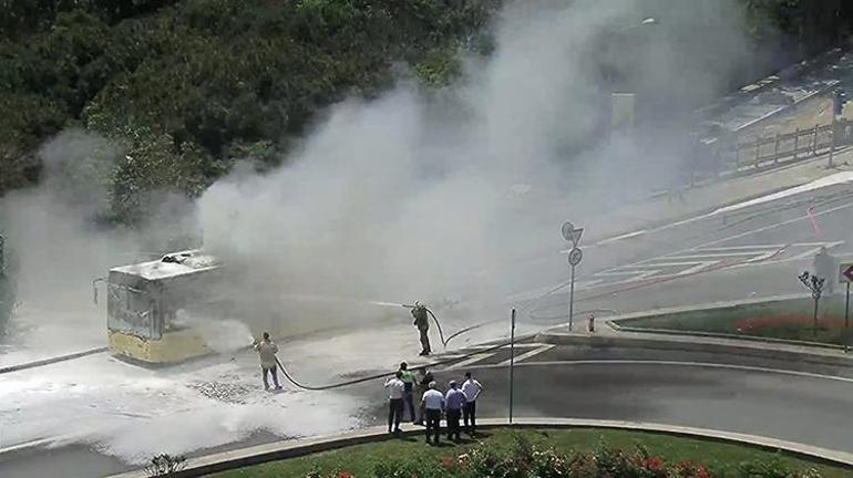Sarıyerde korku dolu anlar: Seyir halindeki İETT otobüsü birden alev aldı