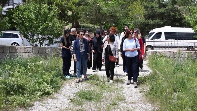 Kendi imkanlarıyla oluşturduğu müzede Hitit kültürünü yaşatıyor