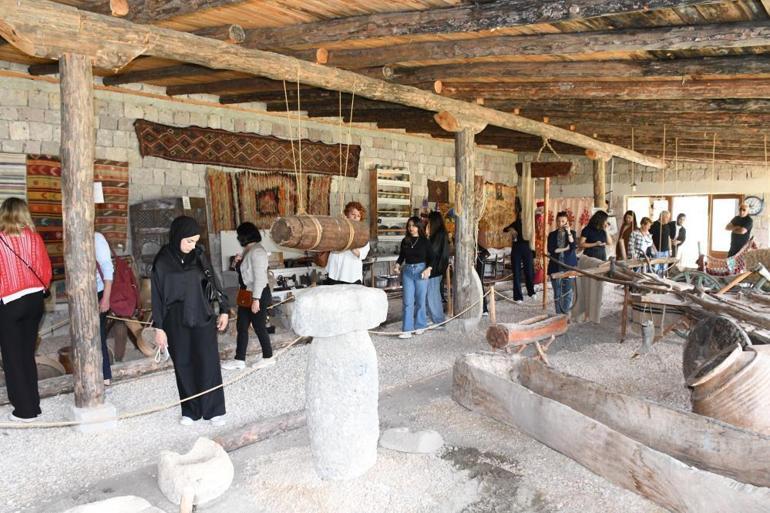 Kendi imkanlarıyla oluşturduğu müzede Hitit kültürünü yaşatıyor