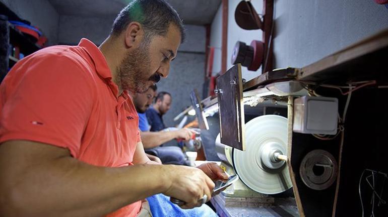 Hatay, Mersin ve Osmaniyede bıçakçılar Kurban Bayramına hazır