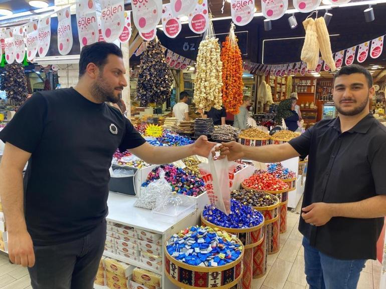 Bayramların vazgeçilmezi şekerler tezgahlara indi Kilosu 150 liradan başlıyor