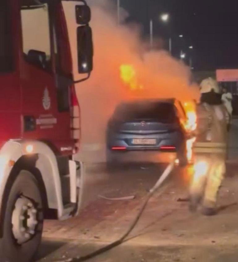 İstanbul Kağıthane’de korku dolu anlar kaza yapan otomobil alev alev yandı patlamalar oldu