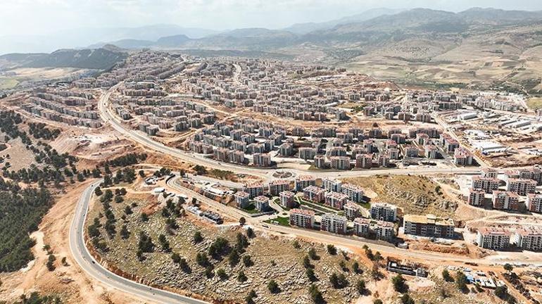 Bakan Kurum: Dağları deldik, Adıyamanda yepyeni bir şehir kurduk