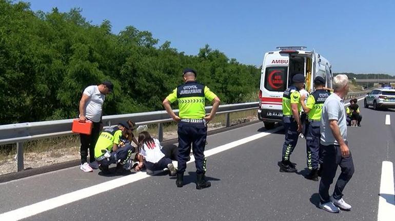 Kuzey Marmara Otoyolunda acı tablo Trafik kazasında annesi yaralanan çocuk ağlayarak ambulansı bekledi