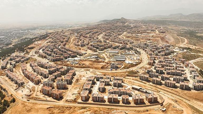 İndere’de çifte bayram Bakan Kurum: Dağları deldik, yepyeni bir şehir kurduk