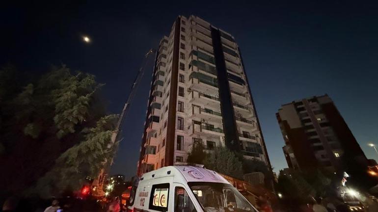 Diyarbakırda 13 katlı binada yangın felaketi Anne ve 3 çocuğu hayatını kaybetti