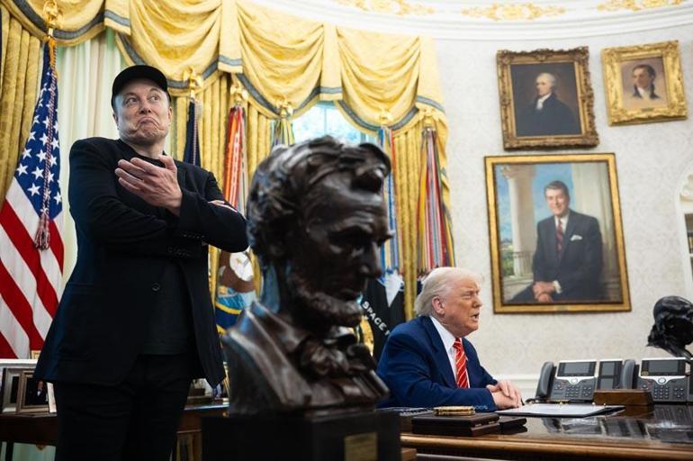 Donald Trump ile Elon Musk arasındaki kavgası büyüyor Suçlamalar peş peşe geldi Tesla hisseleri düştü