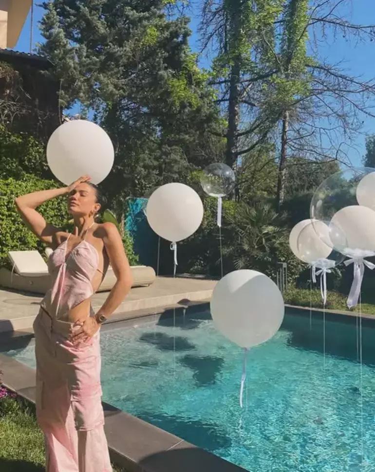 Nisanın pembe rüyası Demet Özdemirin bayram paylaşımları gündem oldu