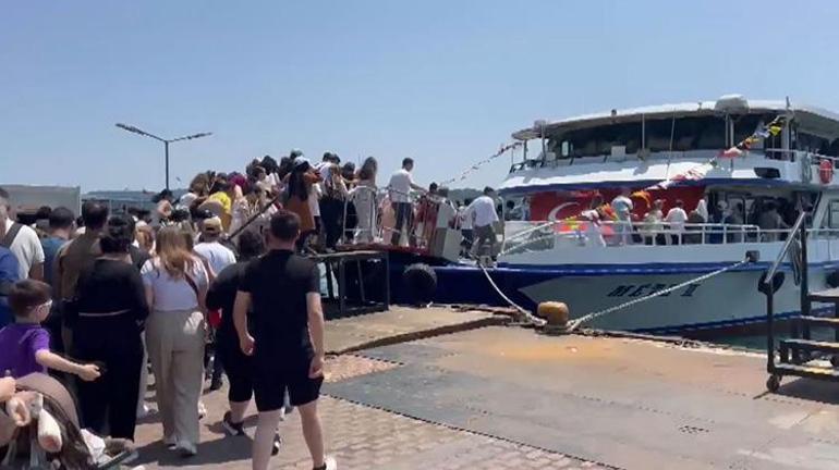 Bayram Tatilinde Adalara akın: Beşiktaş iskelesinde büyük yoğunluk
