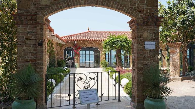 Antalyanın gözde plajı Mermerlide şezlong krizi Halk tepkisi sonuç verdi, fiyatlar yarıya indi