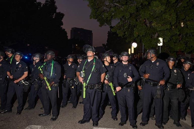 Donald Trump, gösterilerin sürdüğü Los Angelesa asker göndermesini savundu: Kent yakılıp yıkılacaktı