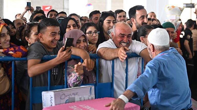 Hacılar yurda dönmeye başladı İlk kafile Gaziantepe geldi
