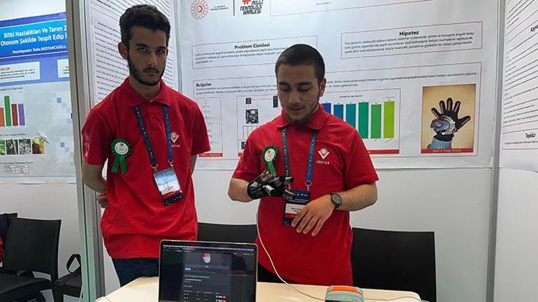 Liseli öğrencilerden işitme engelliler için devrim niteliğinde buluş Ellerin artık sesi olacak