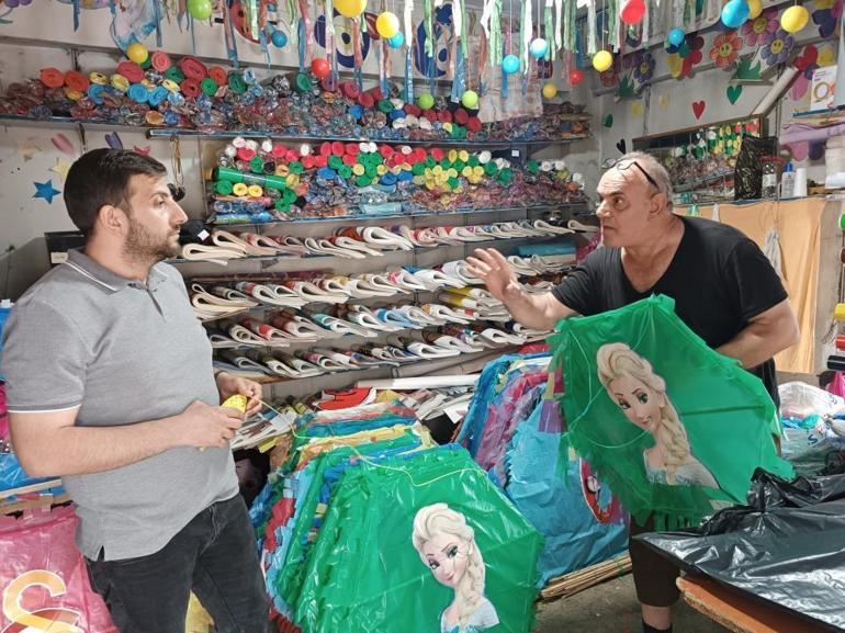 Samsunda bu işi yapan sadece o var: Siparişlere yetişemiyor Samsunda ürettiği el yapımı uçurtmaları Güney Amerikada uçuyor