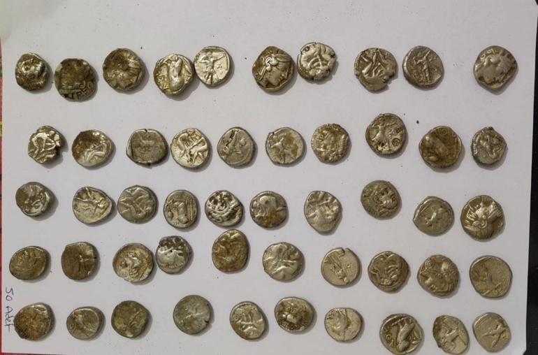 Konya sınırında hazine buldu Dağlık arazide keşfedip topladı: Müzeye götürünce değerini öğrendi