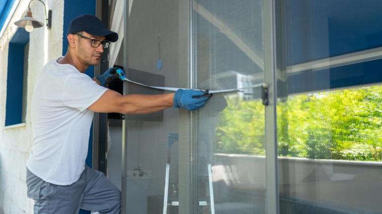 Sıcaklar arttı, sivrisinekler çoğalmaya başladı Adanalılar sineklik taktırmak için kuyruğa girdi