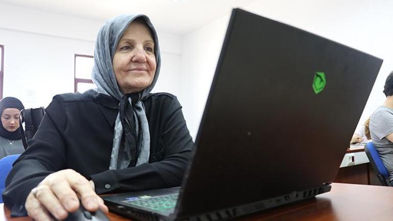 Selma teyze, 71 yaşında grafik ve tasarım bölümünden mezun oldu