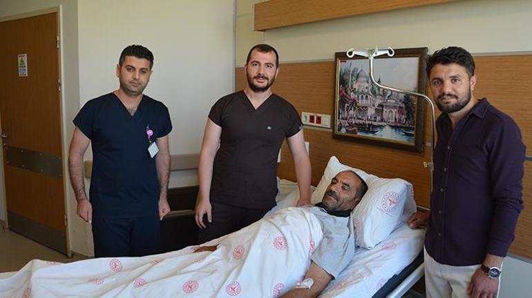 Karın şişliği şikayetiyle hastaneye gitti böbreğinden çıkan doktoru bile şaşırttı