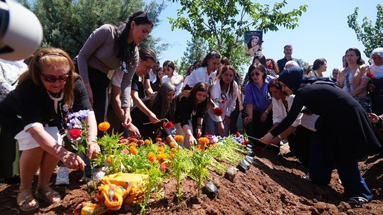 Ses sanatçısı Ayşe Şanın vasiyeti 29 yıl sonra yerine getirildi Cenazesi İzmirden Diyarbakıra taşındı