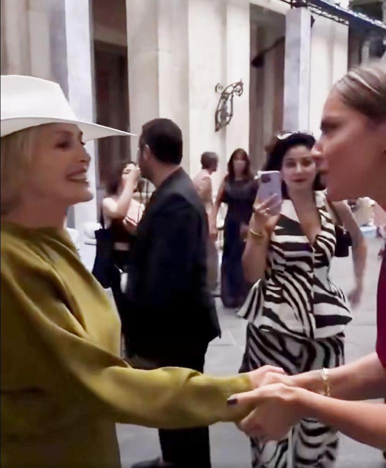 Hadiseye İtalyada Sharon Stone sürprizi Dünyaca ünlü yıldızlarla bir arada