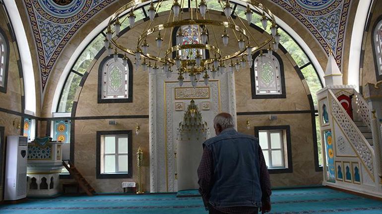 Geriye sadece o kaldı Trabzonda bu minare görenleri hayrete düşürüyor: Kimse yıkalım mı diye bir şey söylemedi