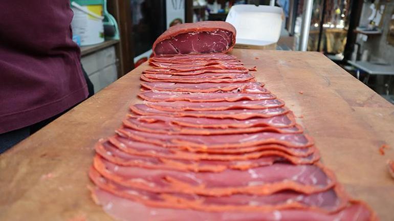 Kayseride pastırma hazır ama bir şey eksik Esnaf dört gözle onları bekliyor