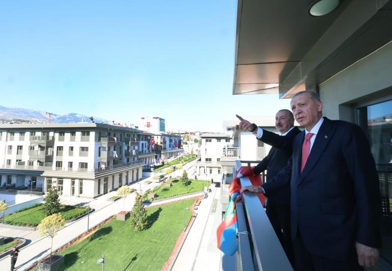 Cumhurbaşkanı Erdoğan ve Aliyev, Kahramanmaraşta depremzede bir aileyi ziyaret etti