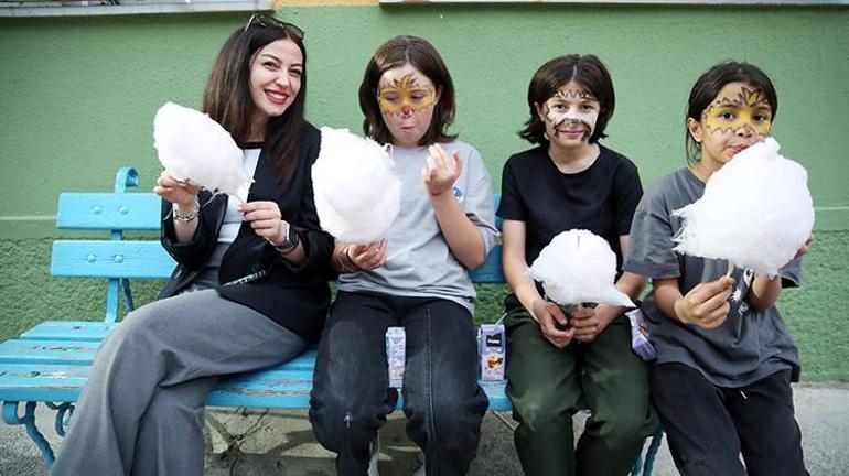 Kastamonunun pamuk müdürü öğrencilerini çok mutlu ediyor Kendi elleriyle çocuklara özel hazırlıyor