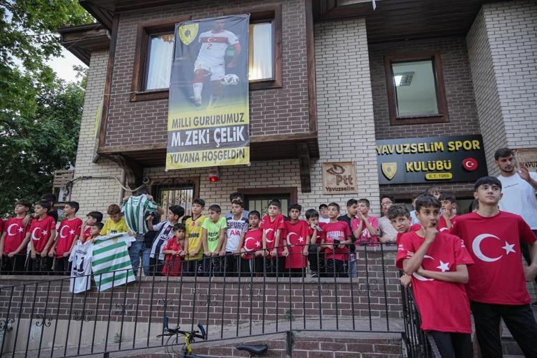 Milli futbolcu Zeki Çelik Bursada futbola başladığı takımı unutmadı