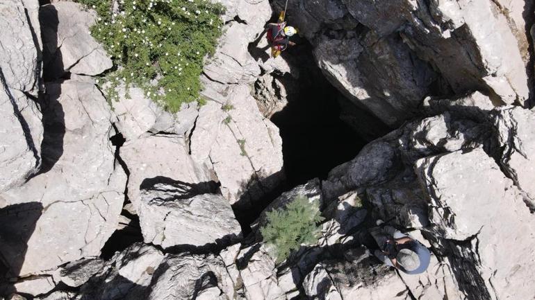 Adıyamanda gizli mağara keşfedildi 3 ayrı girişi var, sadece 150 metre gittiler, gizemi çözülemedi