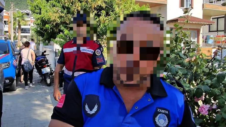 Muğlada skandal olay: Tek başına oturan müşteri masadan kovuldu, zabıta seyirci kaldı
