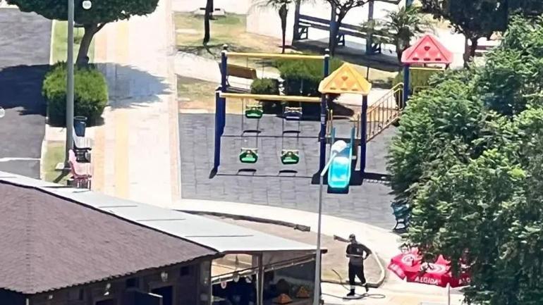 Adanada termometreler 42 dereceyi gösterdi, park ve caddeler sessizliğe gömüldü