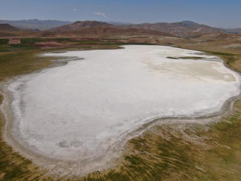 Tuz Gölü tamamen kurudu İki yılı arasındaki görüntü farkı korkutucu derecede değişti