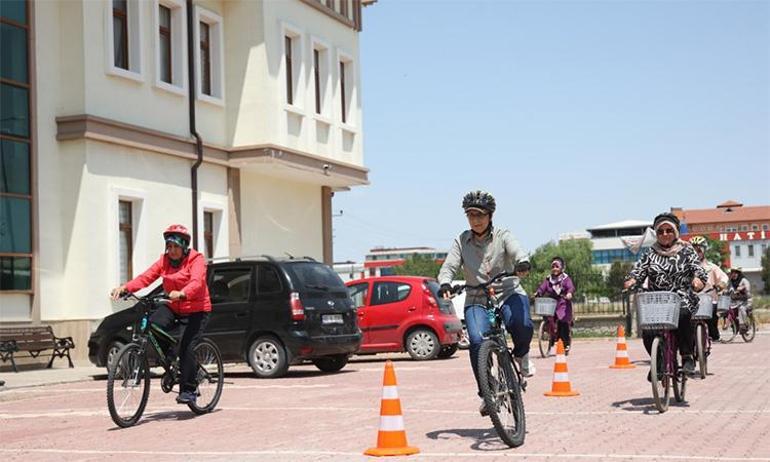 Katılım ücretsiz: Kursu tamamlayan hayatını değiştiriyor Konyalı kadınlar bisikletlerine atlayıp yola çıkacak