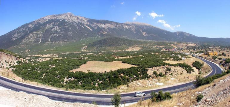 Denizlinin gizli cenneti Honaz ilçesi; merkeze 10 kilometre uzakta Şifa arayan da gezmek isteyen de buraya geliyor