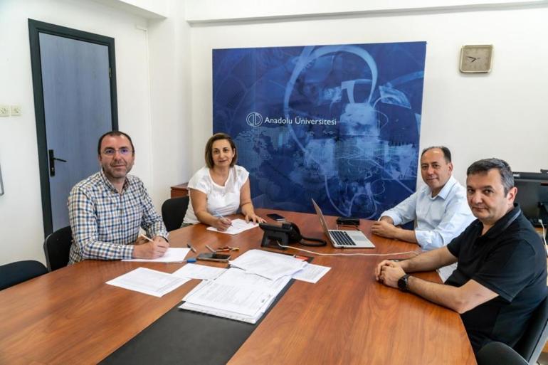 Anadolu Üniversitesinden yapay zekâ kararı: Artık o değerlendirecek