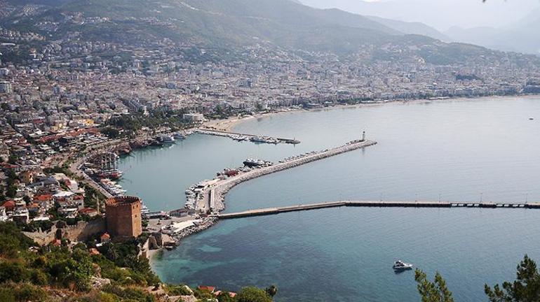 Alanyada Soğukkapı Plajına ilk defa gidenler gözlerine inanamıyor Tarihin içinde denize girme fırsatı