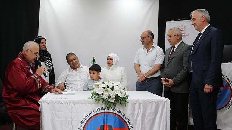 Bursada duygulandıran anlar Kanser tedavisi gördüğü hastanede dünyaevine girdi