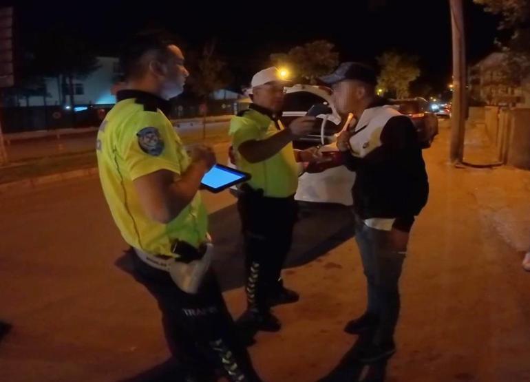 Ne polisi dinledi ne sağlık ekiplerini Yasal sınırın 16 kat üstünde alkollü çıktı, tek derdi motosikleti oldu