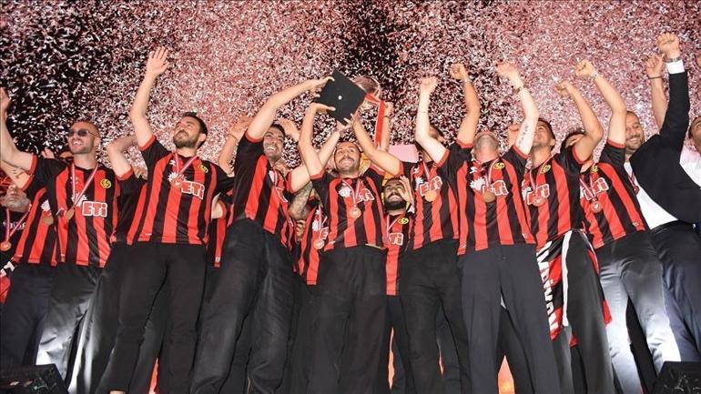 TFF kararını değiştirmedi Eskişehirspor 25 futbolcu transfer edecek