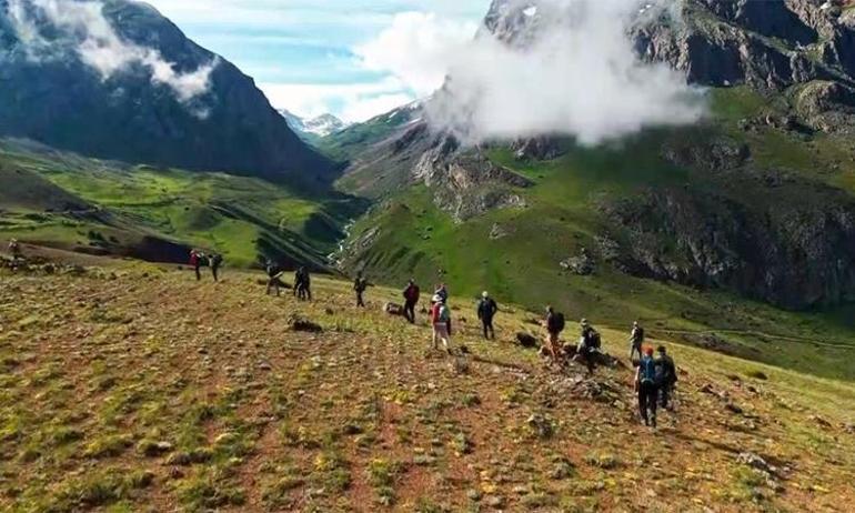 Erzincan ve Tunceli’nin ortasında bulunan saklı cennet turistlerin ilgi odağı