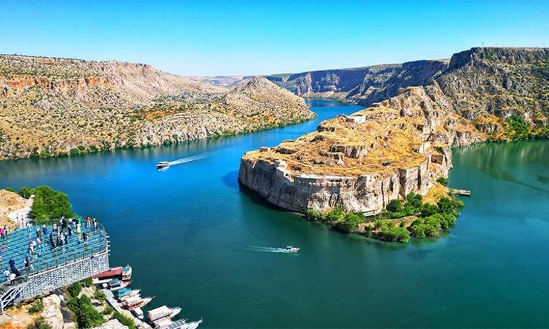 Fırat’ın kalbindeki tarih: Rumkale, Gaziantepi cazibe merkezi yaptı, turist akınına uğruyor