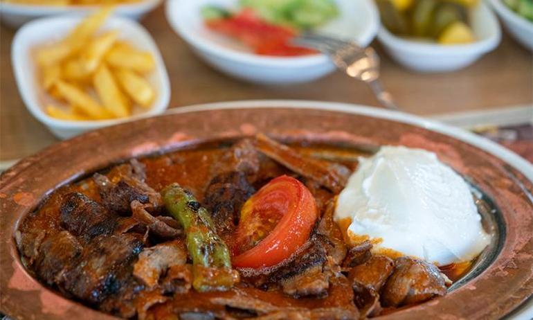 Bursada İskender tartışması Ünlü kebapçıdan tepki çeken menü: Fiyat listesi gündem oldu
