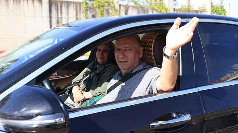 Sıla hasreti Kapıkuleden Çukurovaya uzanıyor: Avrupadan Adanaya gurbetçilerin yolculuğuna Müslüm Gürses eşlik ediyor