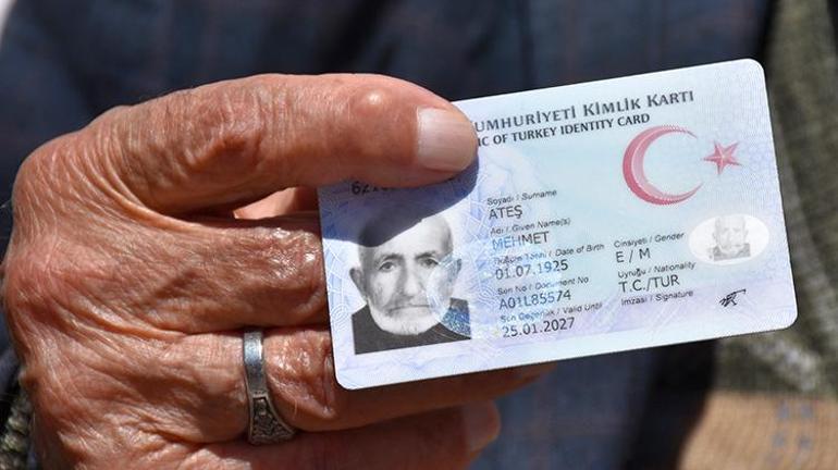 100üncü yaşını torununun torunu ile kutladı: Uzun yaşamın sırrını anlattı