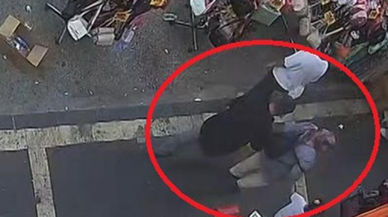 Adanada bu kadarına da pes dedirten hırsızlık Yolda yürüyen kadının çantasından altınlarını çaldılar