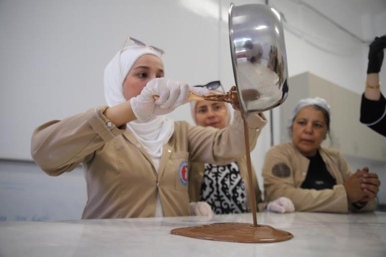 Gaziantepte ev hanımları 5 haftada öğrenip meslek sahibi oluyor