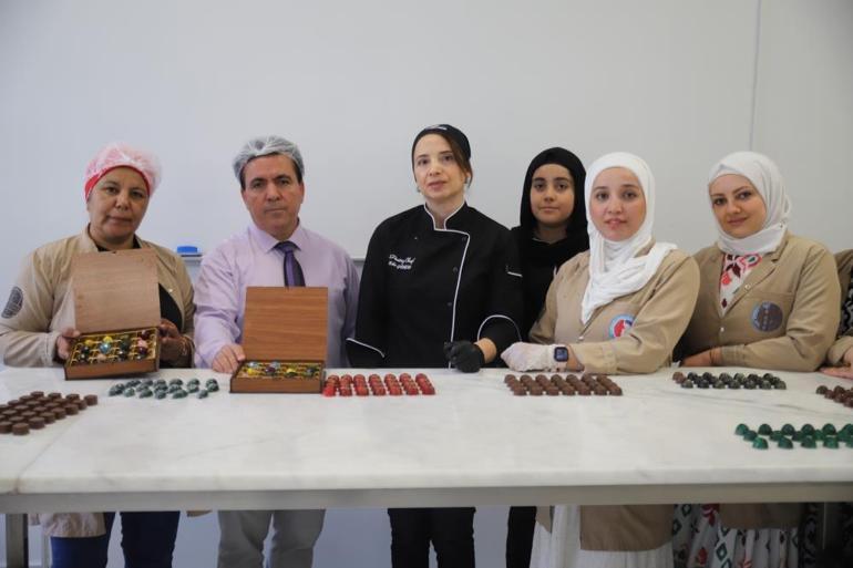 Gaziantepte ev hanımları 5 haftada öğrenip meslek sahibi oluyor